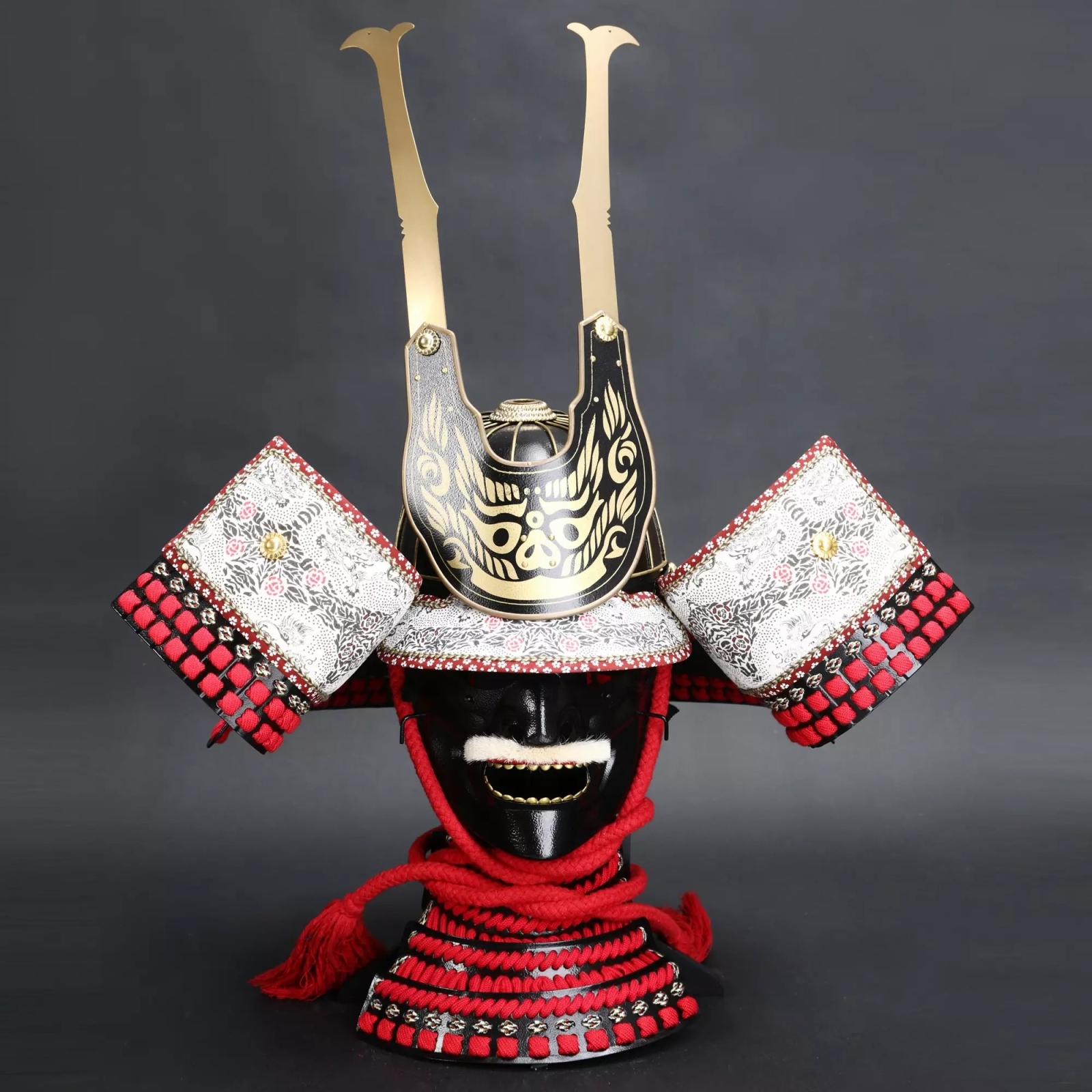 Tướng Quân Minamoto no Yoshitsune 