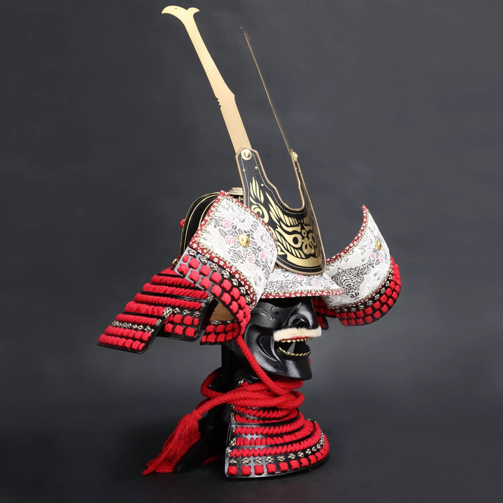 Tướng Quân Minamoto no Yoshitsune 